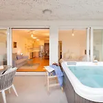 Velebis Superior - Luxurious One-room With Jacuzzi - Prestigious Location By The Sea In The New Center Of Znjan - Panoramic View Of The Sea And Islands - Free Garage Parking Lejlighed *