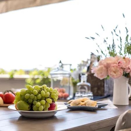Apartment Velebis Superior - Luxurious One-room With Jacuzzi - Prestigious Location By The Sea In The New Center Of Znjan - Panoramic View Of The Sea And Islands - Free Garage Parking - Buralux *