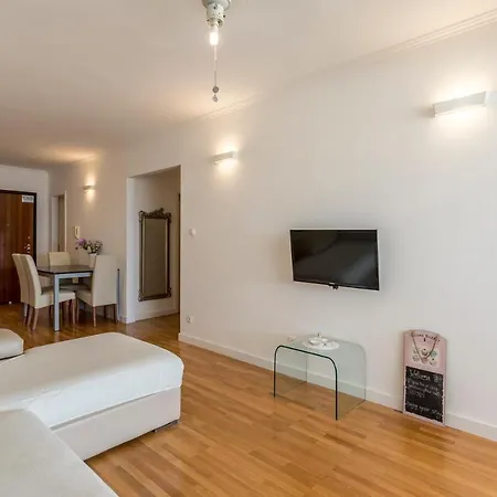 Velebis Superior - Luxurious One-room With Jacuzzi - Prestigious Location By The Sea In The New Center Of Znjan - Panoramic View Of The Sea And Islands - Free Garage Parking - Buralux Apartament