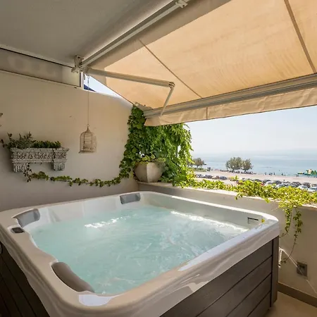 Velebis Superior - Luxurious One-room With Jacuzzi - Prestigious Location By The Sea In The New Center Of Znjan - Panoramic View Of The Sea And Islands - Free Garage Parking - Buralux Apartment