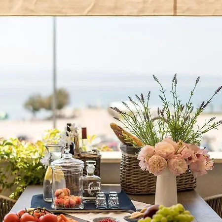 Apartament Velebis Superior - Luxurious One-room With Jacuzzi - Prestigious Location By The Sea In The New Center Of Znjan - Panoramic View Of The Sea And Islands - Free Garage Parking - Buralux