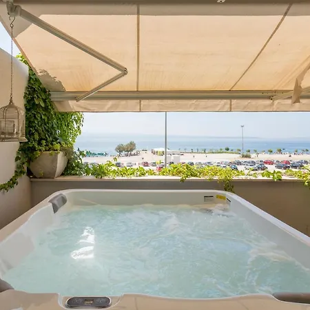 Apartment Velebis Superior - Luxurious One-room With Jacuzzi - Prestigious Location By The Sea In The New Center Of Znjan - Panoramic View Of The Sea And Islands - Free Garage Parking - Buralux *