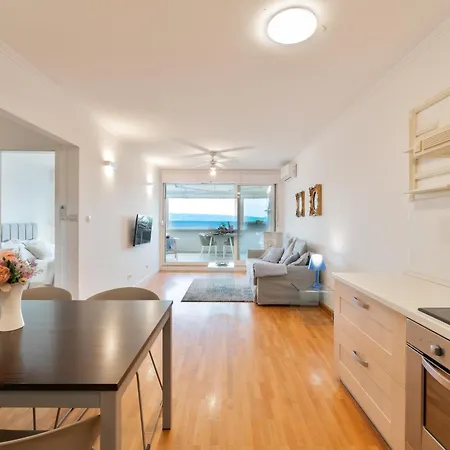 Lejlighed Velebis Superior - Luxurious One-room With Jacuzzi - Prestigious Location By The Sea In The New Center Of Znjan - Panoramic View Of The Sea And Islands - Free Garage Parking