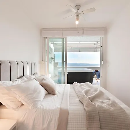 Lejlighed Velebis Superior - Luxurious One-room With Jacuzzi - Prestigious Location By The Sea In The New Center Of Znjan - Panoramic View Of The Sea And Islands - Free Garage Parking *