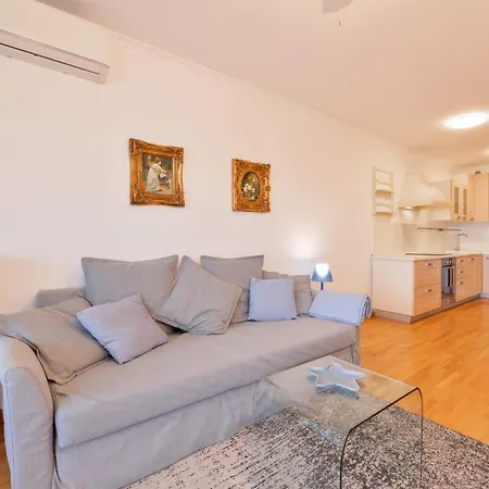 Velebis Superior - Luxurious One-room With Jacuzzi - Prestigious Location By The Sea In The New Center Of Znjan - Panoramic View Of The Sea And Islands - Free Garage Parking Appartement